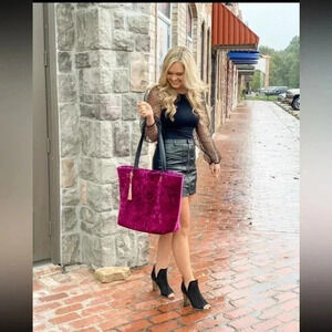 Makeup Junkie Daykeeper Crown Jewel Tote with glam stripe interior - NWOT